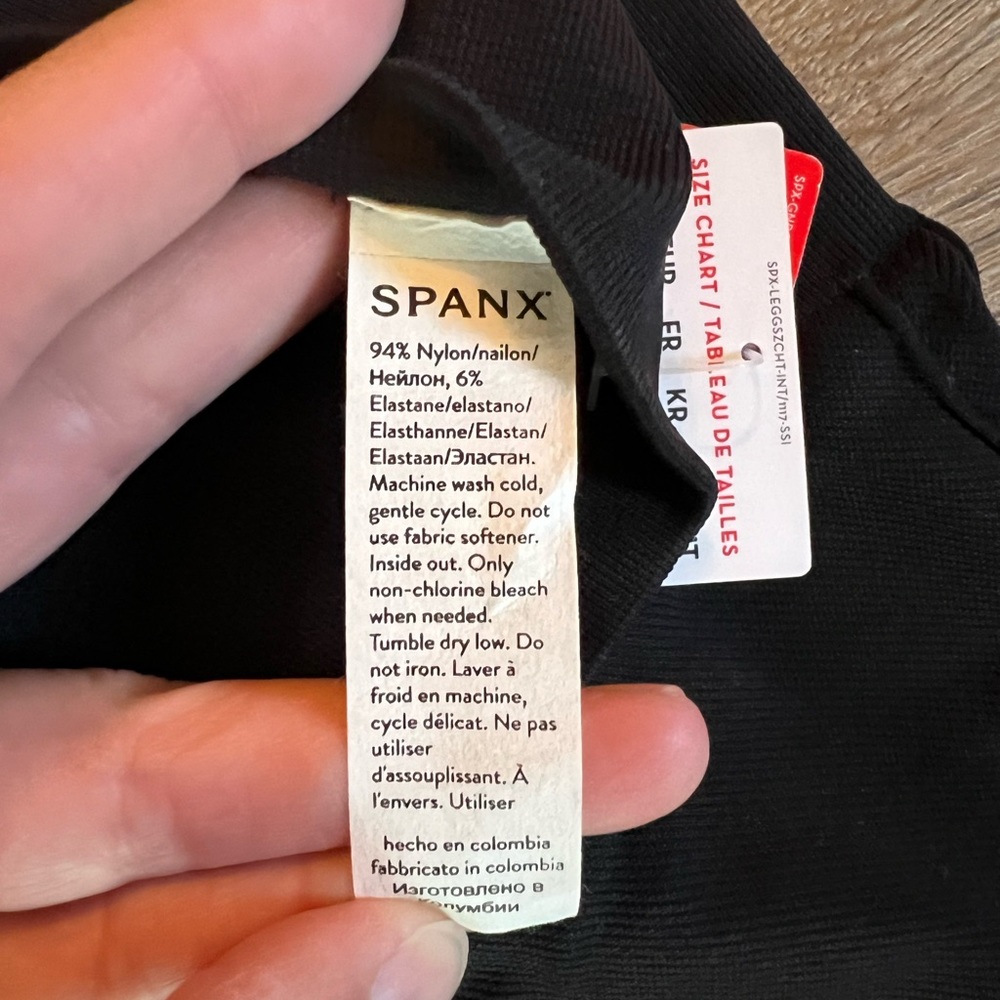 Black Spanx Seamless Leggings  NWT size M (6-8) - Picture 7 of 9